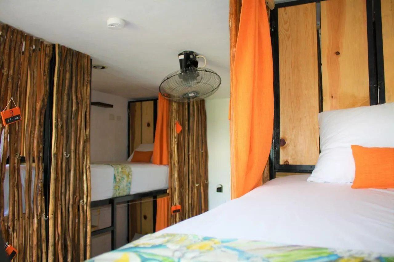 Namastay Hostel 신데 델 카르멘